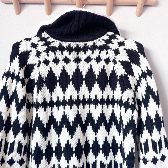 Show Me Your MuMu Sun Valley Black and White Sweater - Picture 11 of 13